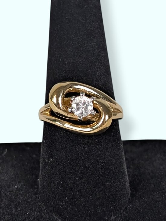 Jewelry - Vintage 18KHGE Double Loop Solitary Stone Ring